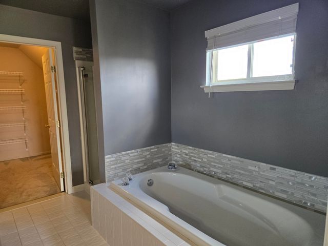 33445 Bay Hill Drive, Romulus, MI 48174