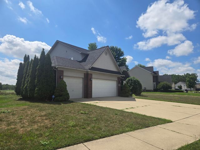 33445 Bay Hill Drive, Romulus, MI 48174