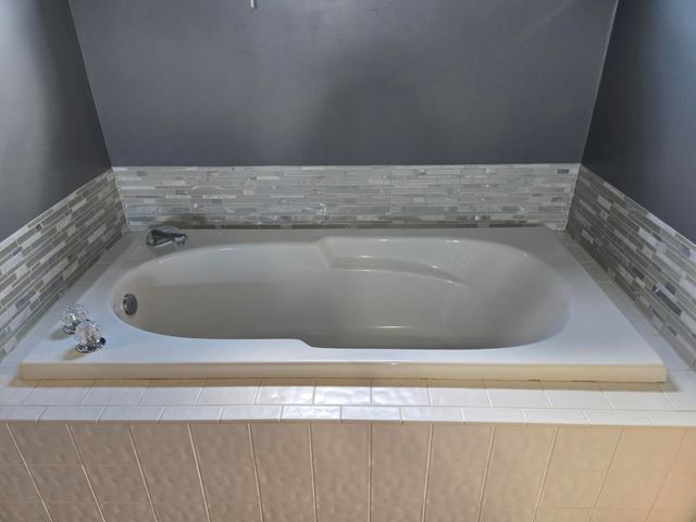 33445 Bay Hill Drive, Romulus, MI 48174