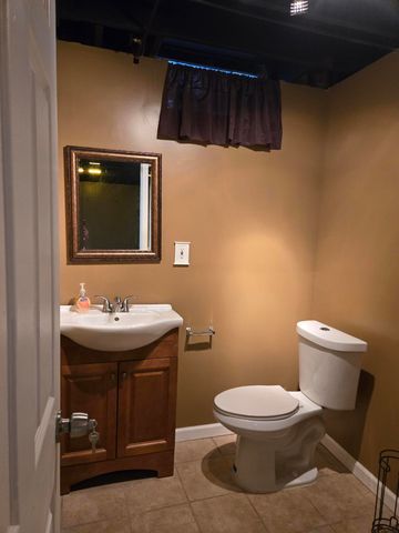 33445 Bay Hill Drive, Romulus, MI 48174