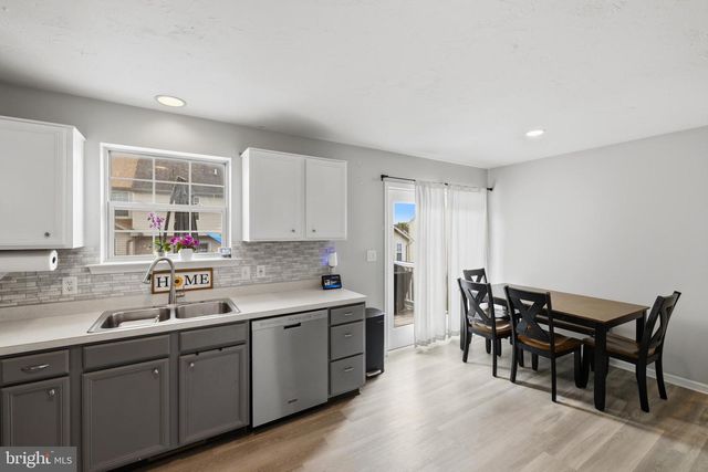 1226 WANDA DR, Hanover, PA 17331
