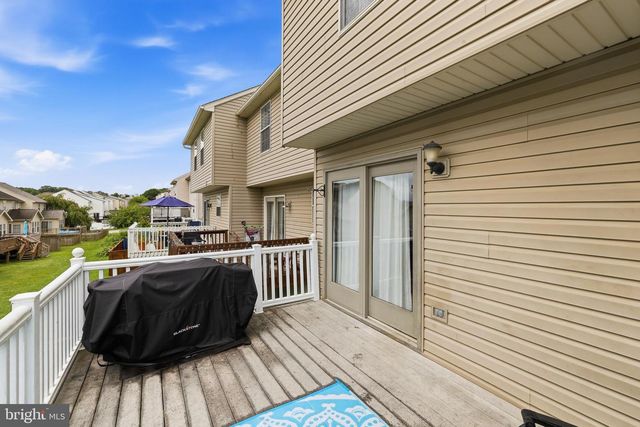 1226 WANDA DR, Hanover, PA 17331