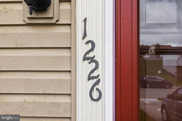 1226 WANDA DR, Hanover, PA 17331