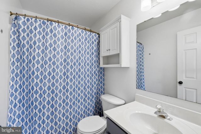 1226 WANDA DR, Hanover, PA 17331