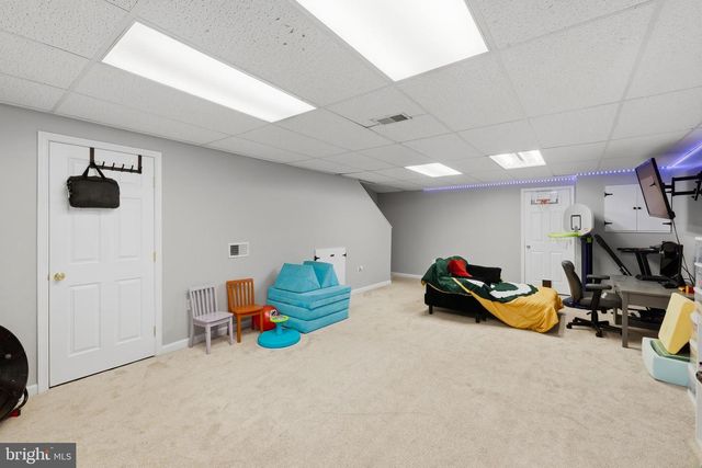 1226 WANDA DR, Hanover, PA 17331