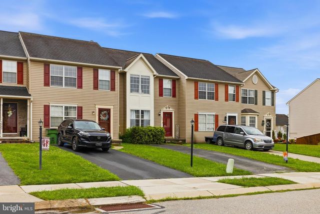 1226 WANDA DR, Hanover, PA 17331