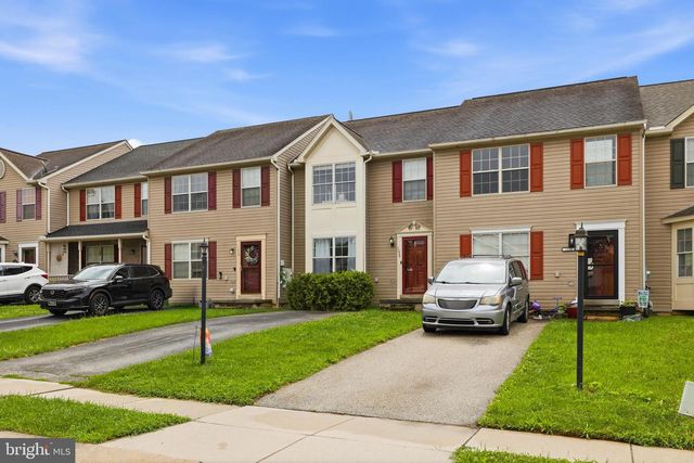 1226 WANDA DR, Hanover, PA 17331