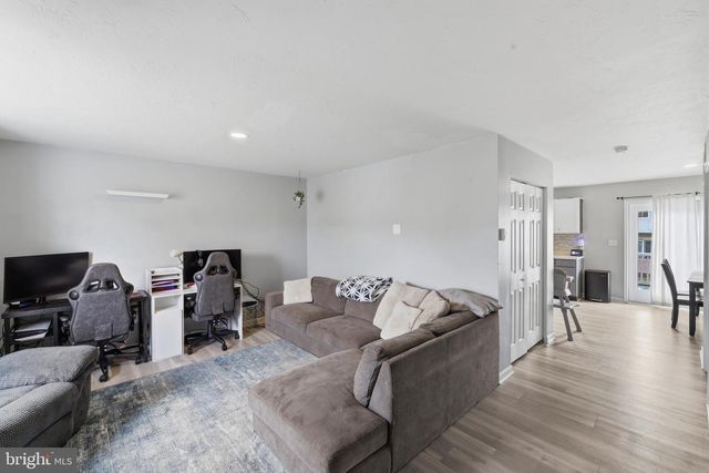 1226 WANDA DR, Hanover, PA 17331