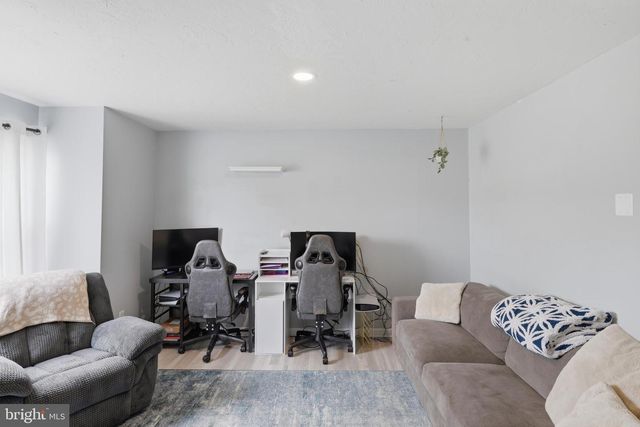 1226 WANDA DR, Hanover, PA 17331