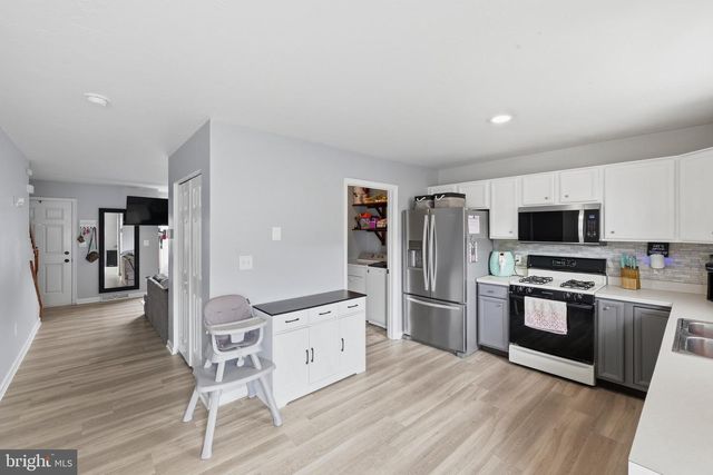 1226 WANDA DR, Hanover, PA 17331