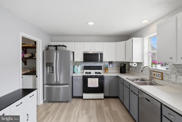 1226 WANDA DR, Hanover, PA 17331