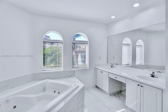 21032 NE 32nd Ave 21032, Aventura, FL 33180