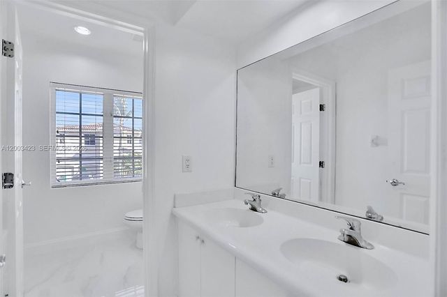 21032 NE 32nd Ave 21032, Aventura, FL 33180