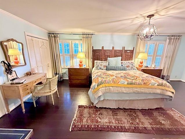 28 Old Ivy NE Square, Atlanta, GA 30342