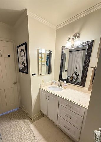 28 Old Ivy NE Square, Atlanta, GA 30342