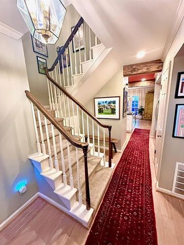 28 Old Ivy NE Square, Atlanta, GA 30342