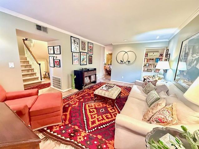 28 Old Ivy NE Square, Atlanta, GA 30342