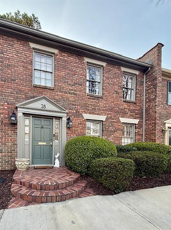 28 Old Ivy NE Square, Atlanta, GA 30342
