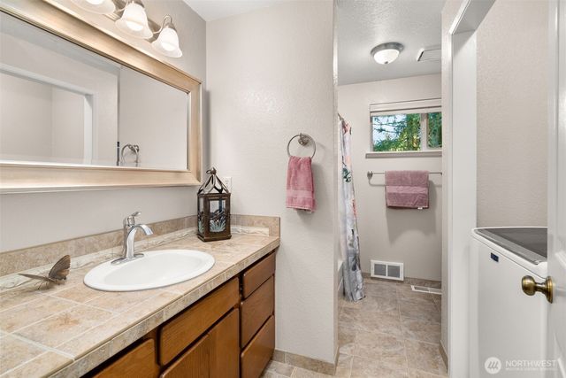 4918 Shellridge Road NW, Olympia, WA 98502