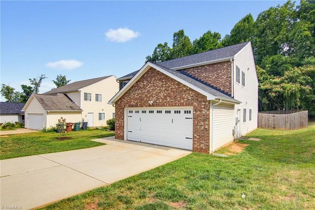 913 Topsail Drive, Browns Summit, NC 27214