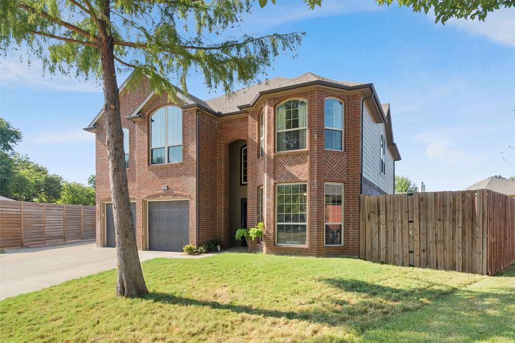 324 Georgian Oak Court, Lake Dallas, TX 75065 — photo 2
