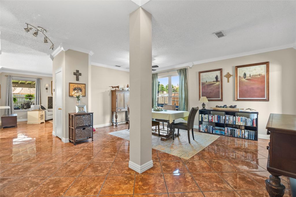 324 Georgian Oak Court, Lake Dallas, TX 75065 — photo 4