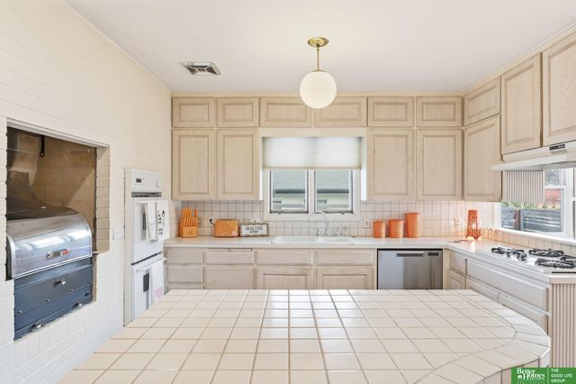 6706 Glenwood Road, Omaha, NE 68132