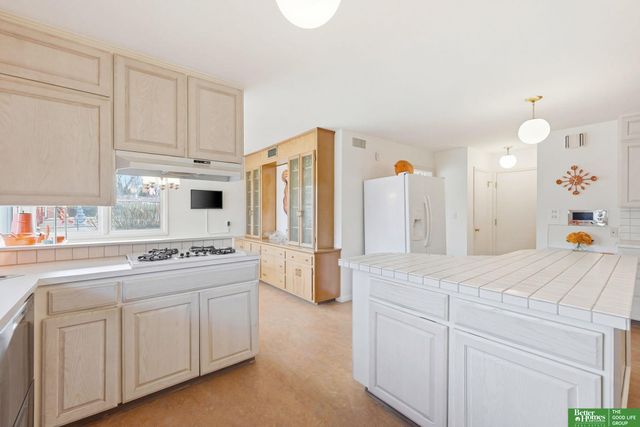 6706 Glenwood Road, Omaha, NE 68132