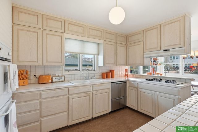 6706 Glenwood Road, Omaha, NE 68132