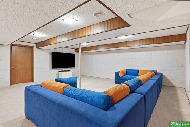 6706 Glenwood Road, Omaha, NE 68132