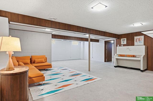 6706 Glenwood Road, Omaha, NE 68132