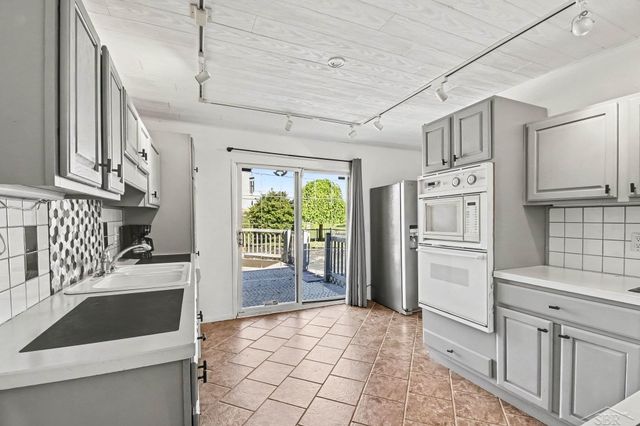 2130 Clover Lane, Saginaw, MI 48602