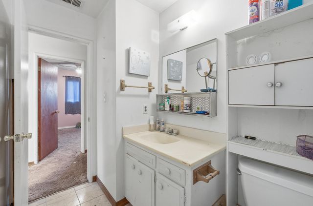 2204 Fairmont Drive, Hanford, CA 93230