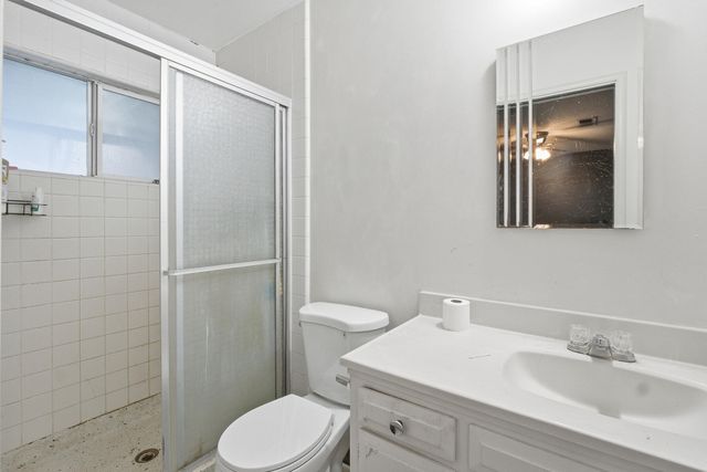 2204 Fairmont Drive, Hanford, CA 93230