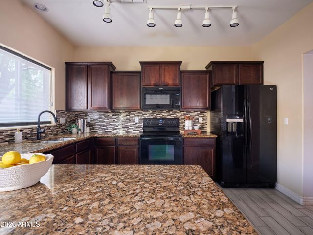 10225 W CAMELBACK Road 42, Phoenix, AZ 85037