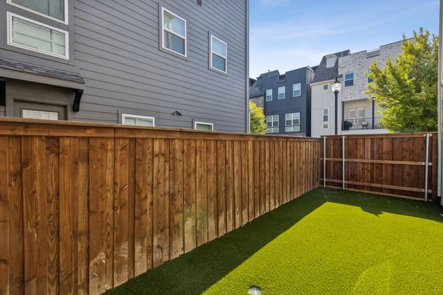 2541 Carmelita Street, Dallas, TX 75212