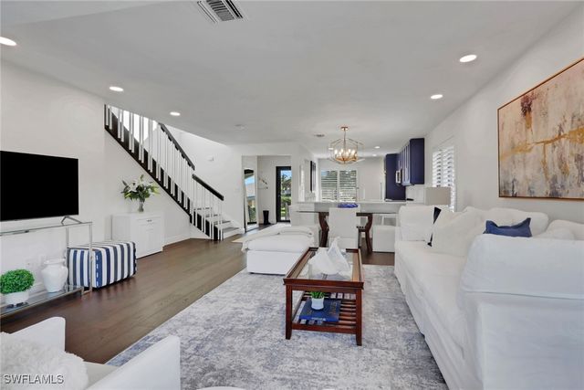 605 8th AVE S 605, Naples, FL 34102