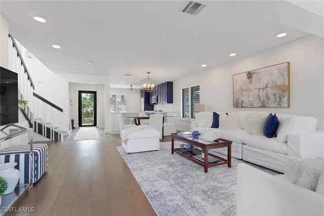 605 8th AVE S 605, Naples, FL 34102