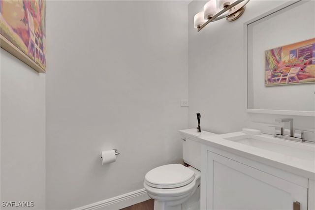 605 8th AVE S 605, Naples, FL 34102