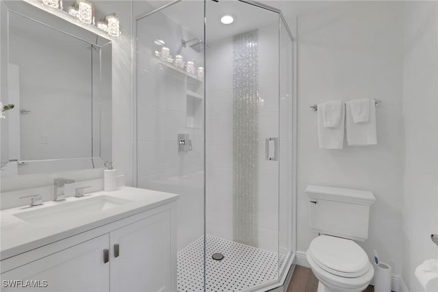 605 8th AVE S 605, Naples, FL 34102