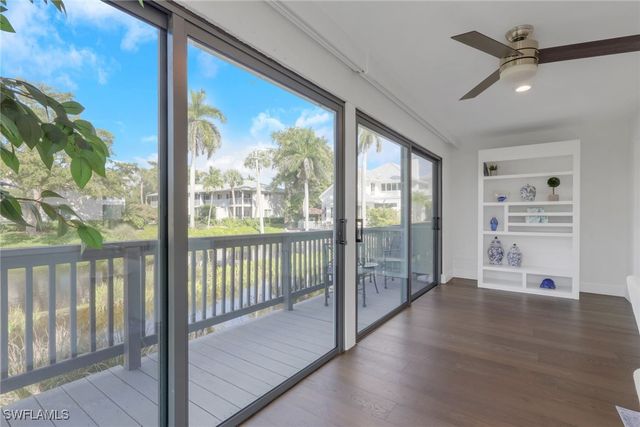 605 8th AVE S 605, Naples, FL 34102