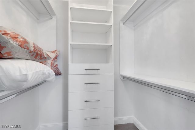 605 8th AVE S 605, Naples, FL 34102