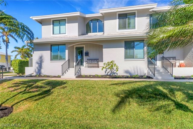 605 8th AVE S 605, Naples, FL 34102