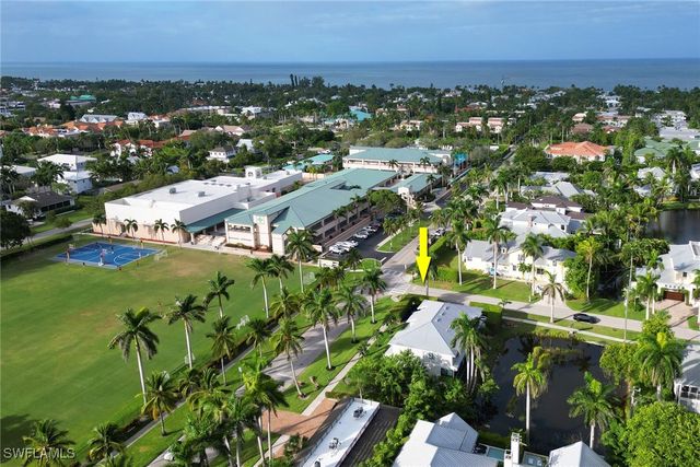 605 8th AVE S 605, Naples, FL 34102