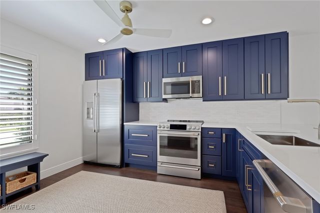 605 8th AVE S 605, Naples, FL 34102