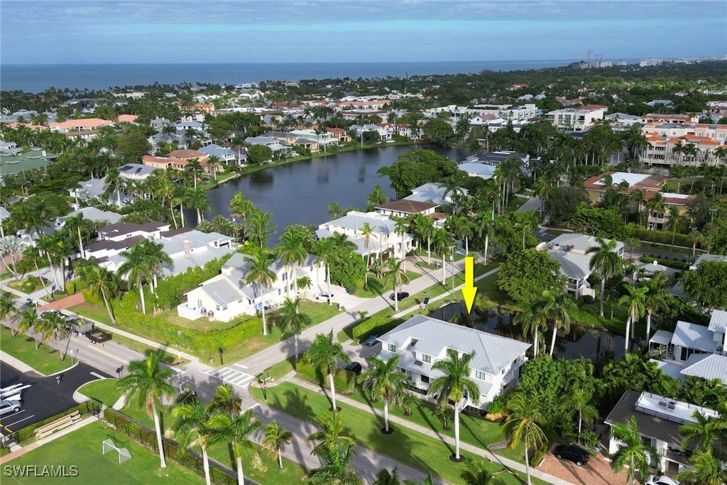 605 8th AVE S 605, Naples, FL 34102