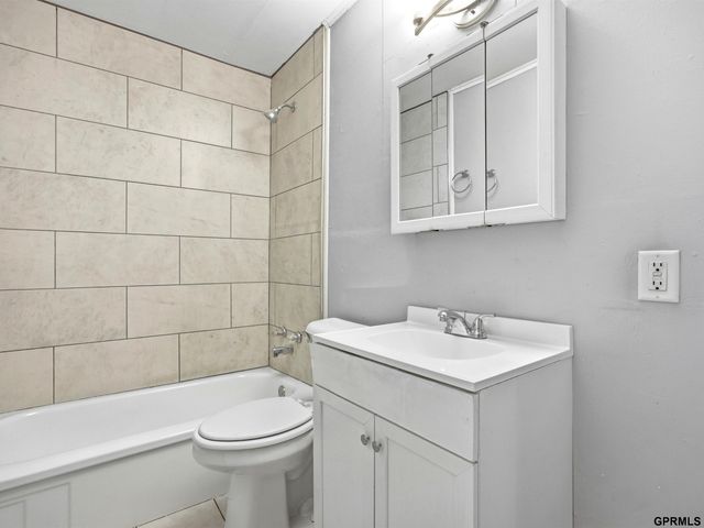 6632 Hamilton Street, Omaha, NE 68132