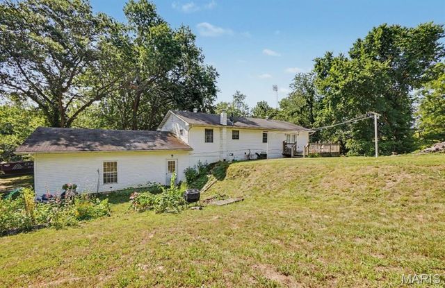 559 Brush Creek Road, St Clair, MO 63077