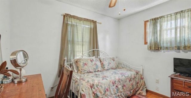 559 Brush Creek Road, St Clair, MO 63077