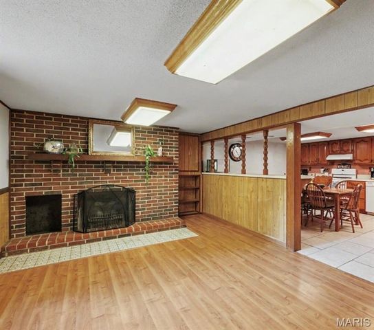 559 Brush Creek Road, St Clair, MO 63077